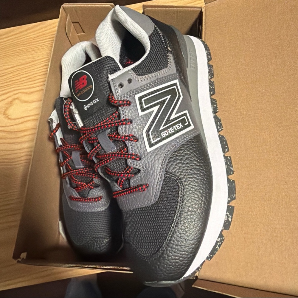 New Balance 574 Rugged Goretex Mens Size 7 Running Shoe Black Athletic no box - Picture 3 of 4